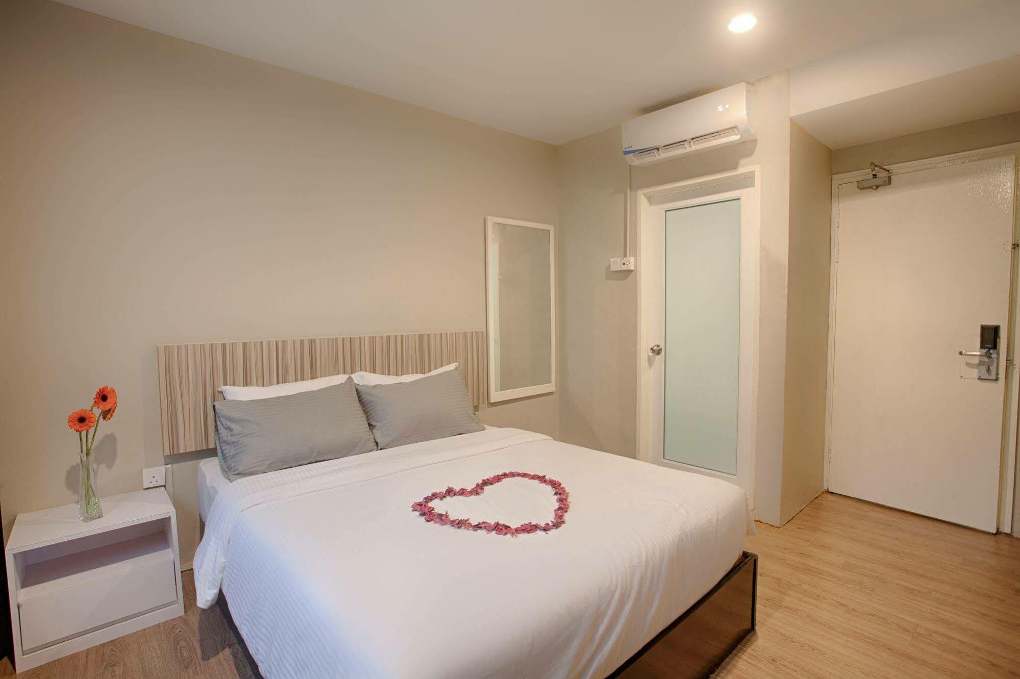 New Boutique Hotel Johor Bahru Bagian luar foto
